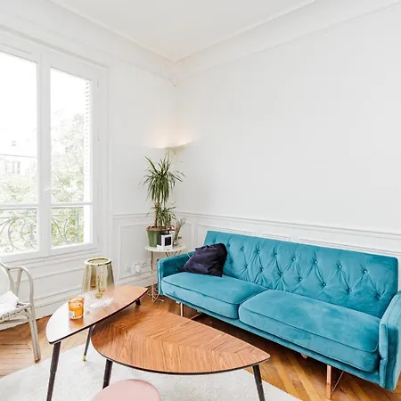 Very Nice 53M Near The Pantheon!